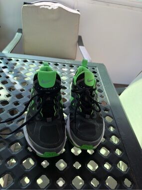 Nike Kids Black and Neon Green Athletic Sneakers